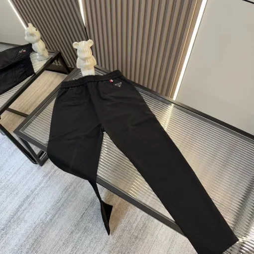 Luxuriöse Prada-Hose mit geradem Bein im Logo-Stil