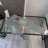 Luxus-Jeanskollektion mit Stickereien von Loewe
