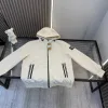 Hochwertiger Burberry Mantel im Lederstil