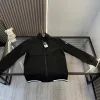 Hochwertiger Armani-Mantel im bestickten Stil