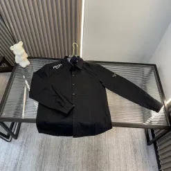 Hochwertiges Prada-Hemd im Stil
