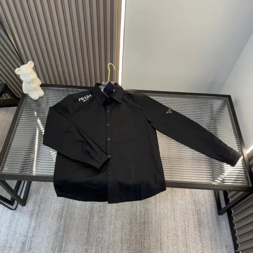 Hochwertiges Prada-Hemd im Stil