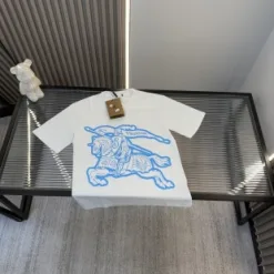 Hochwertiger Burberry-Kurzarm-Logo-Stil
