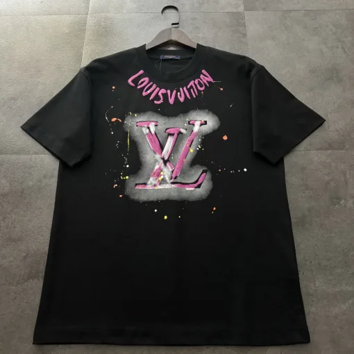 Hochwertiger Louis Vuitton Kurzarm-Baumwoll-Print im schwarzen Stil
