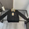 Hochwertige bestickte Mantelkollektion von Ralph Lauren