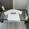 Hochwertiger Dior Kurzarm-Stil mit blauer Stickerei