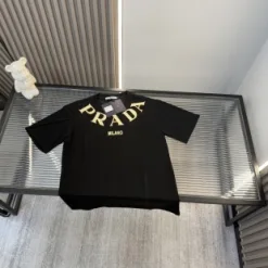Premium Prada Kurzarm-Stil