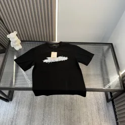 Luxuriöse Dior Kurzarmkollektion