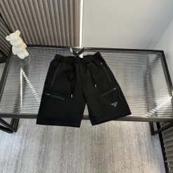 Hochwertiger Prada-Shorts-Stil