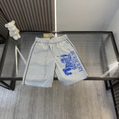 Luxus-Shorts-Kollektion von Burberry