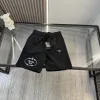 Luxuriöser Prada-Shorts-Stil