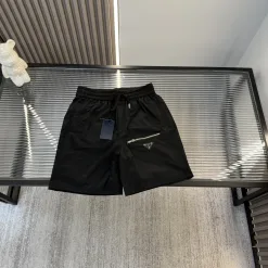 Hochwertiger Prada-Shorts-Stil