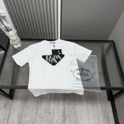 Hochwertiger Prada Kurzarmdruck Luxus