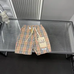 Hochwertige Burberry Shorts Striped Kollektion
