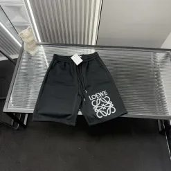 Hochwertige Shorts im Logo-Stil von Loewe
