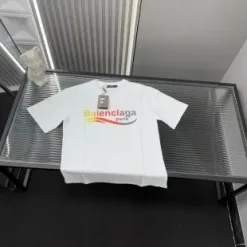 Balenciaga-Kollektion mit kurzen Ärmeln und Logo in Premiumqualität