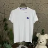 Luxuriöse Burberry-Kollektion mit kurzärmligem Stricklogo