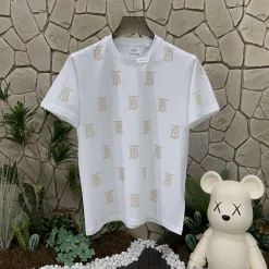 Hochwertiges Burberry Kurzarm-Logo-Shirt aus weißer Baumwolle