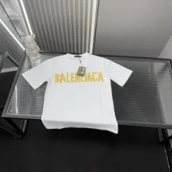 Hochwertige Balenciaga Kurzarmkollektion