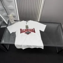 Meistverkaufter Balenciaga-Stil mit kurzen Ärmeln und Stickerei