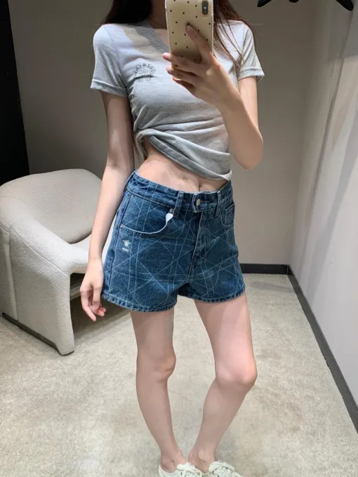 Luxus-Shorts von Dior aus der Kollektion „Blue Denim Checkered“