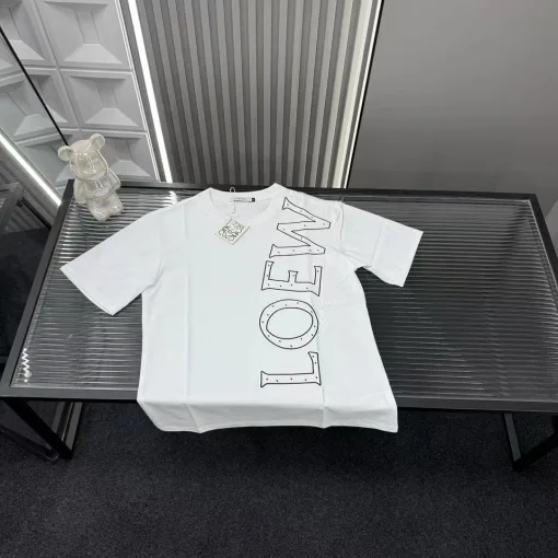 Bestseller der Loewe-Kollektion mit kurzen Ärmeln und roter Stickerei