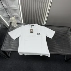 Hochwertiger Balenciaga Kurzarm-Stil mit weißer Stickerei