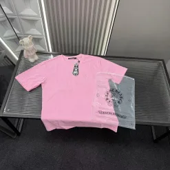 Hochwertige Chrome Hearts Kurzarm-Kollektion mit rosa Stickerei