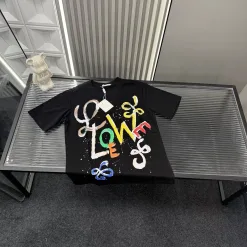 Premium Loewe Kurzarm Schwarzer Stil