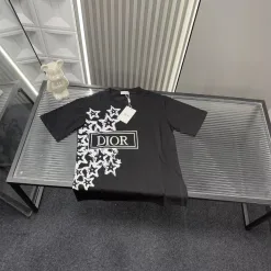 Hochwertige Dior-Kollektion mit kurzen Ärmeln und schwarzem Print