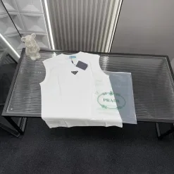 Bestseller der ärmellosen weißen Prada-Kollektion