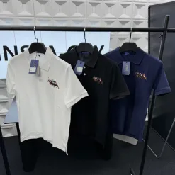 Hochwertige Ralph Lauren Kurzarm-Kollektion mit schwarzer Stickerei