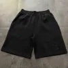 Luxuriöse Louis Vuitton Shorts im schwarzen Logo-Stil