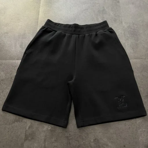 Luxuriöse Louis Vuitton Shorts im schwarzen Logo-Stil