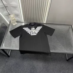 Hochwertiger Armani-Kurzarm-Stil in Schwarz