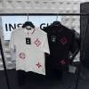 Hochwertiger Louis Vuitton Kurzarm-Stil mit weißem Strass