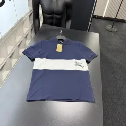 Premium Burberry Kurzarmhemd im Marine-Stil