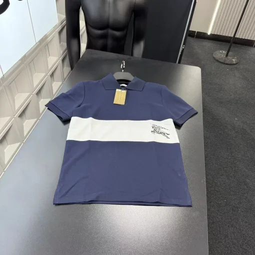 Premium Burberry Kurzarmhemd im Marine-Stil