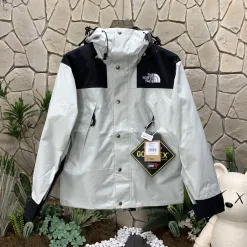 Bestseller The North Face Jacken Weiß Atmungsaktiver Stil