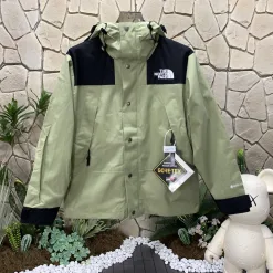 Hochwertige The North Face Jacken Grün Atmungsaktive Kollektion