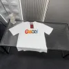 Hochwertiger Gucci Kurzarm-Stil mit weißer Stickerei
