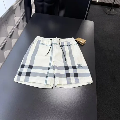 Hochwertige Burberry Shorts im weißen bestickten Stil