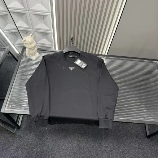Bestseller Prada Langarmshirt im schwarzen Stil