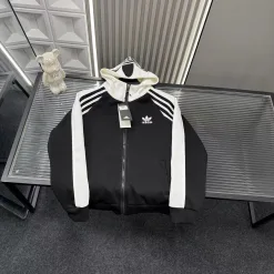 Hochwertiger Adidas Mantel Schwarz Bestickt Luxus