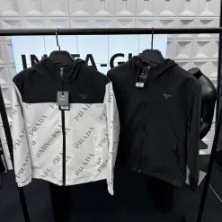 Hochwertige Prada Jacken Weißes Logo Luxus