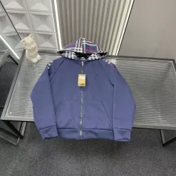 Burberry Mantel in Premiumqualität, Marineblau, Patchwork, Luxus
