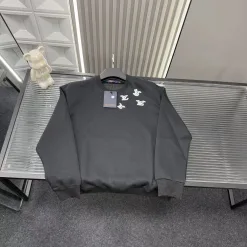 Hochwertige Louis Vuitton Sweatshirts im schwarzen Stil
