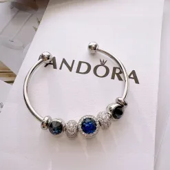 Hochwertiges Express Armband Blau Elegante Kollektion