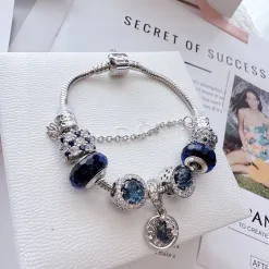 Hochwertiger Express Anhänger Blau Elegant Luxus