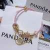 Luxuriöses Pandora-Armband im rosa Lederstil